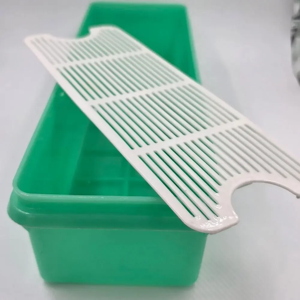 Tupperware Vintage Jadeite Green 3 Piece Celery Crisper #892-! Clear Lid #893-1